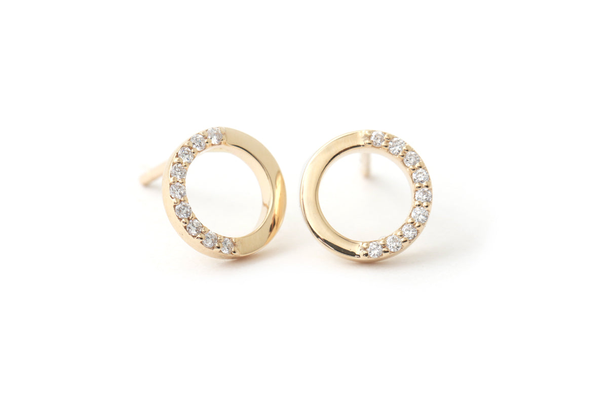Pavé Diamond Circle Stud Earrings Earrings E3145WHT