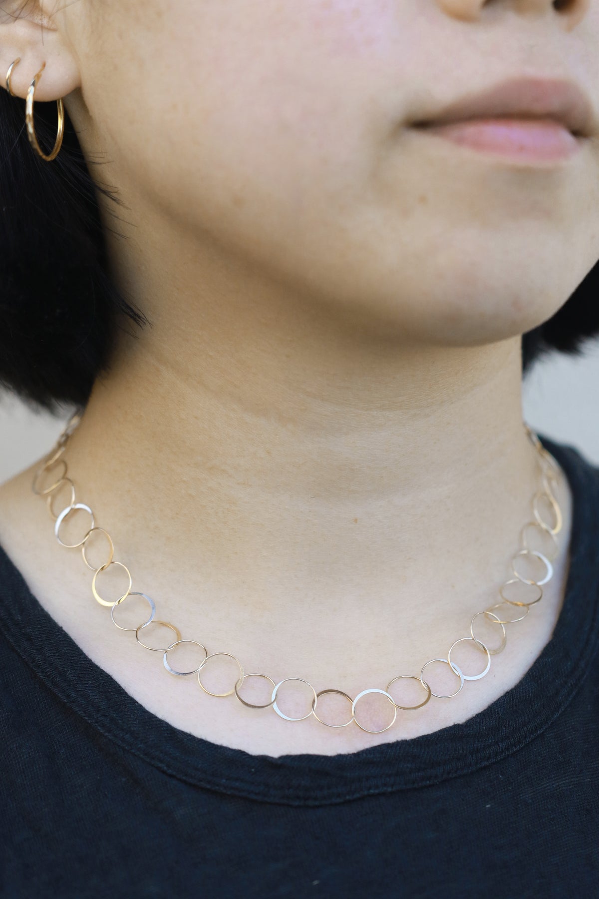 Round Link Chain Necklace Necklaces N300_onmodel
