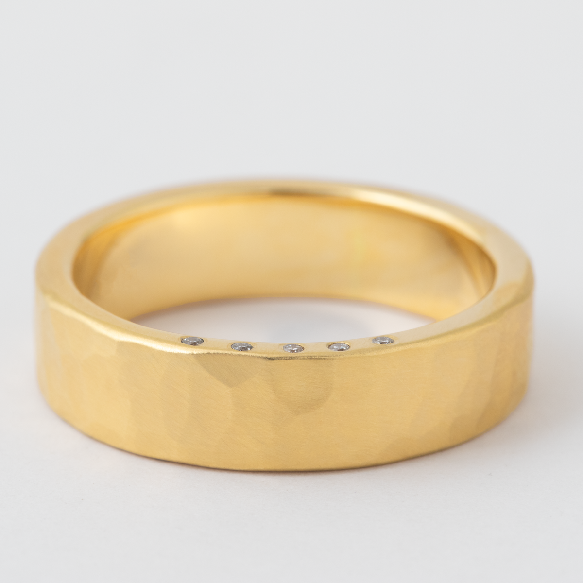 6mm Diamond Edge Band - 18k Yellow Gold Stock Ring R1080G-18