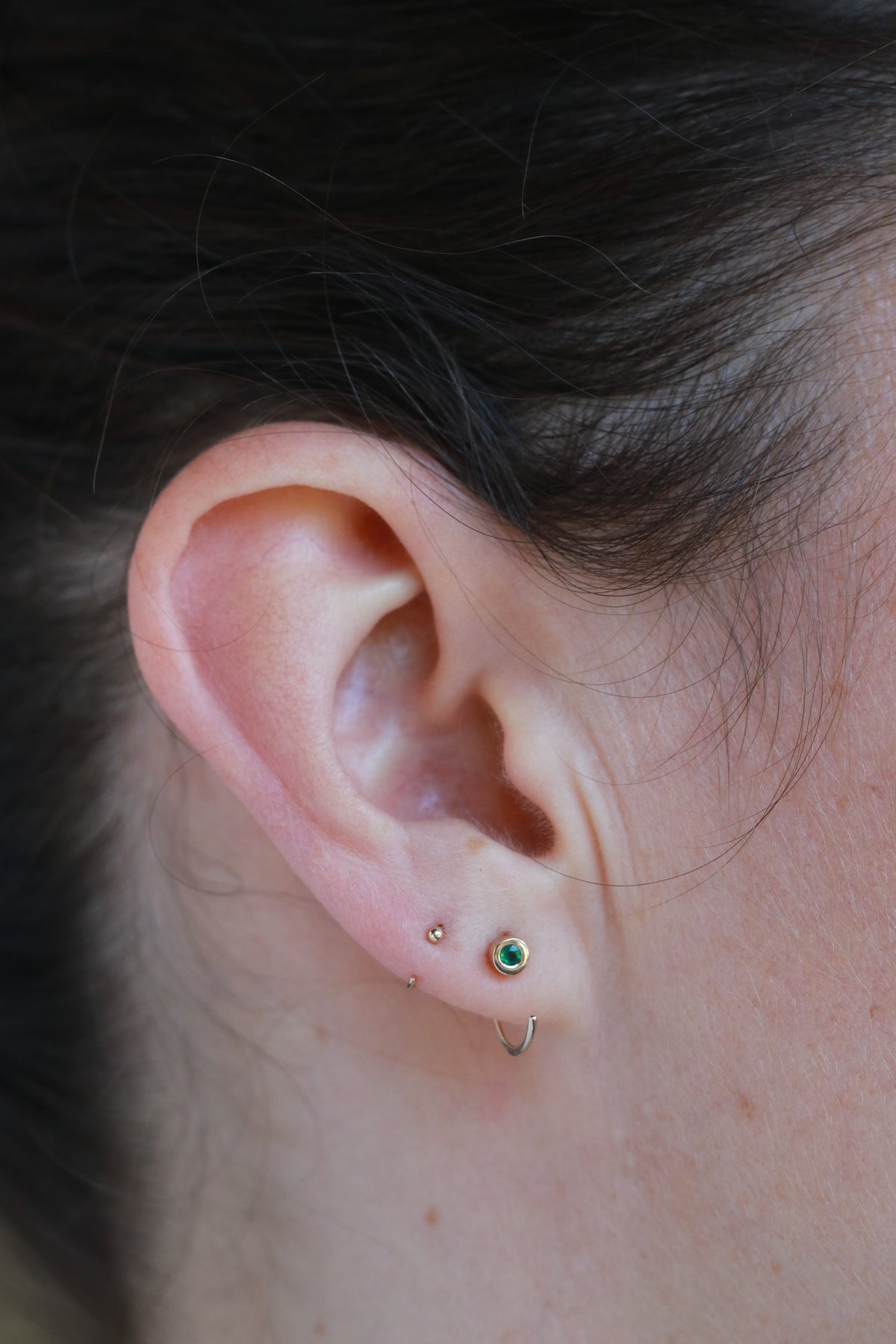 Black Diamond hug earrings EARRINGS 756A4328